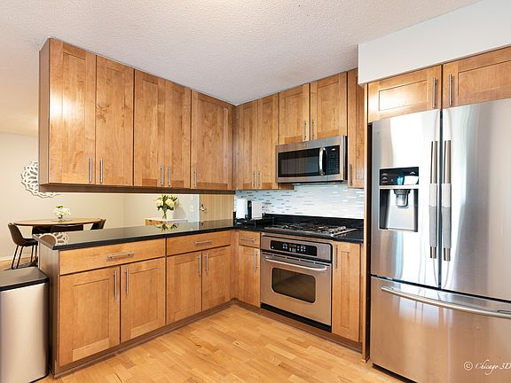 5th image of 9715 Woods Dr Unit 506