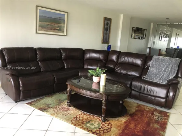 800 NE 195th St APT 618, Miami, FL 33179