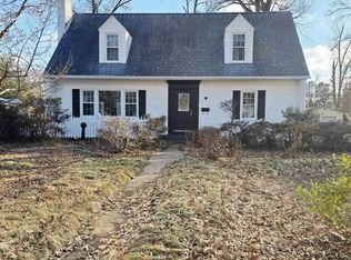 606 W 6th St, Benton, IL 62812