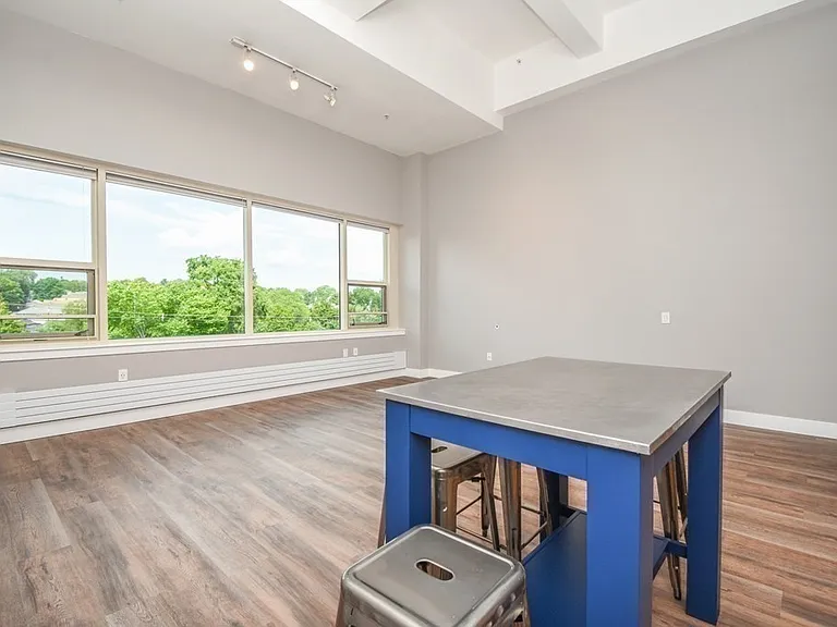 290 Pleasant St #317 — Photo 9