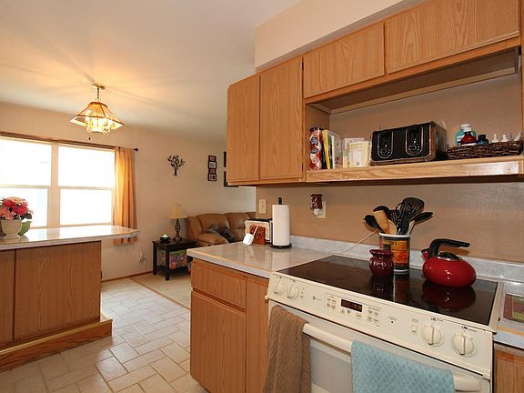 3rd image of 1708 Marquette Ave