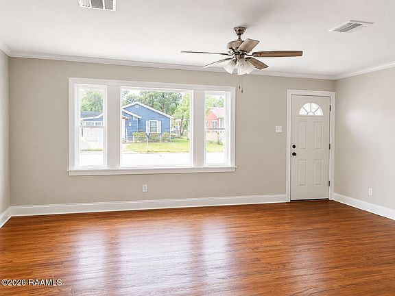 5th image of 712 Arthur St