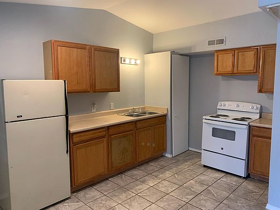 5th image of 1212 S Dunn Ave #15