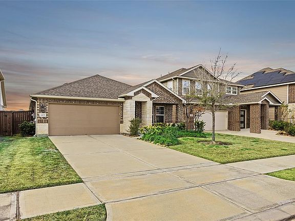 3rd image of 4419 Silvergrass Lane