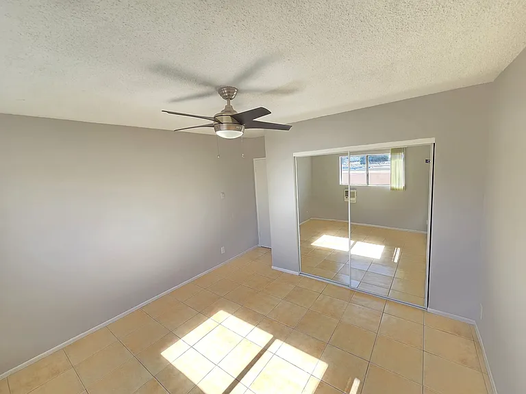13955 Oxnard St — Photo 12