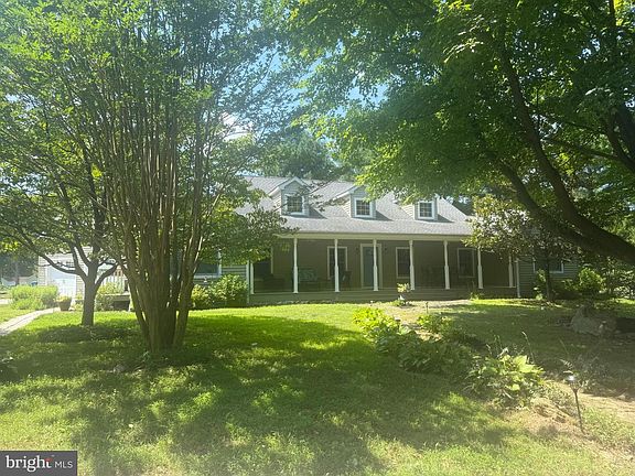 3rd image of 298 N Creek Rd