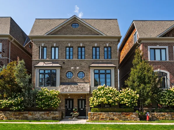 1815 Pagehurst Ave, Mississauga, ON L4X 1Y5