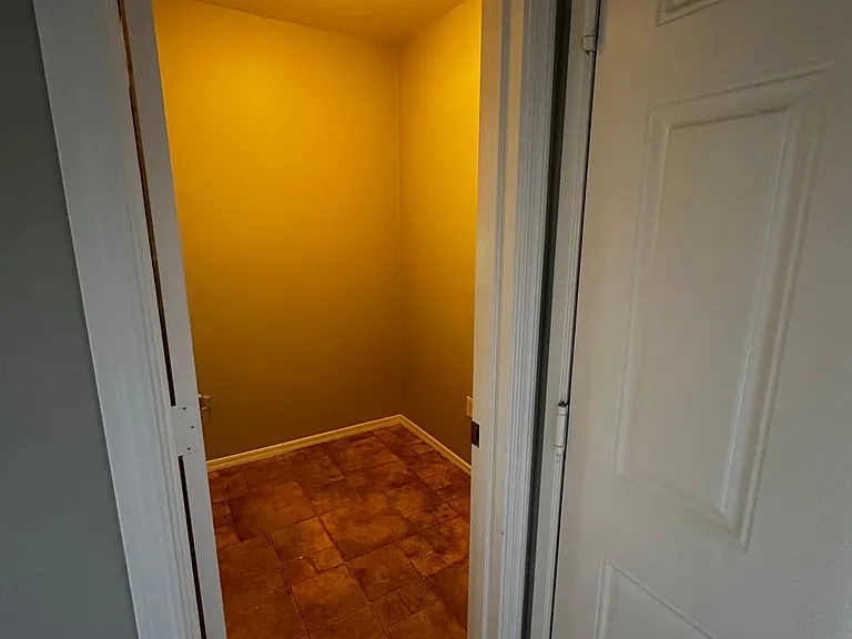 2450 W Glenrosa Ave — Photo 20