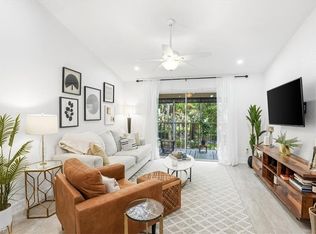 1714 Kings Lake Blvd APT 202, Naples, FL 34112