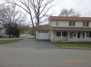 32 Peaslee Ter, Methuen, MA 01844