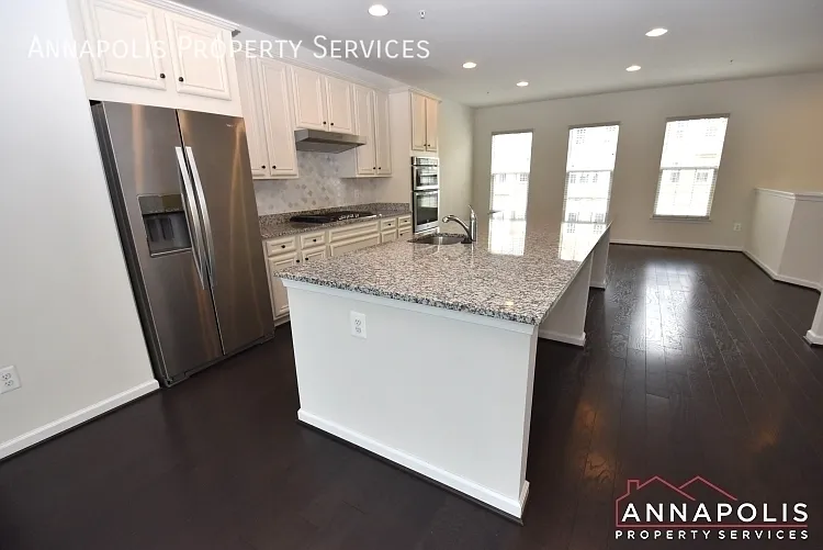 7827 Bakers Creek Ln — Photo 3