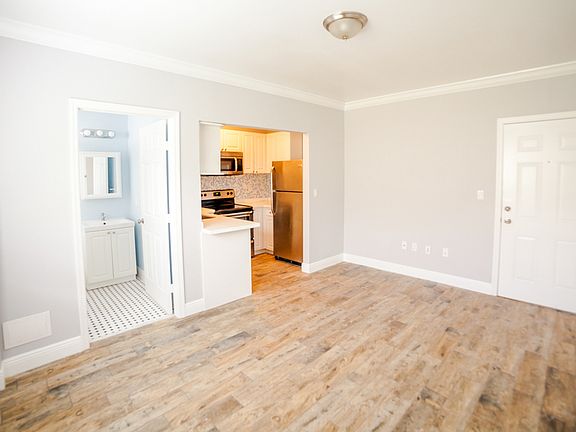 4th image of 53 NE 49th St #St53-7