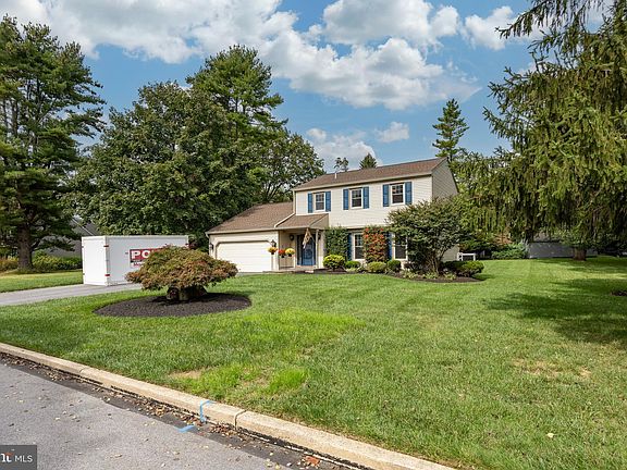 4th image of 809 Amelia Dr
