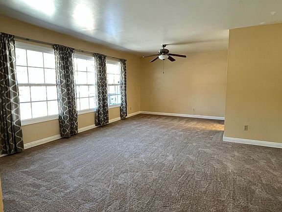 4th image of 5532 Peacock Ln