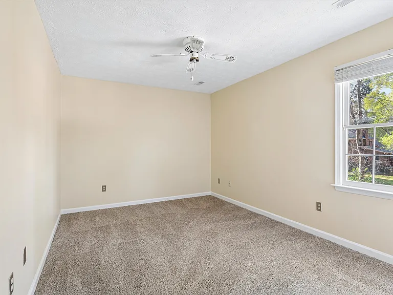 13 Estate Dr — Photo 20