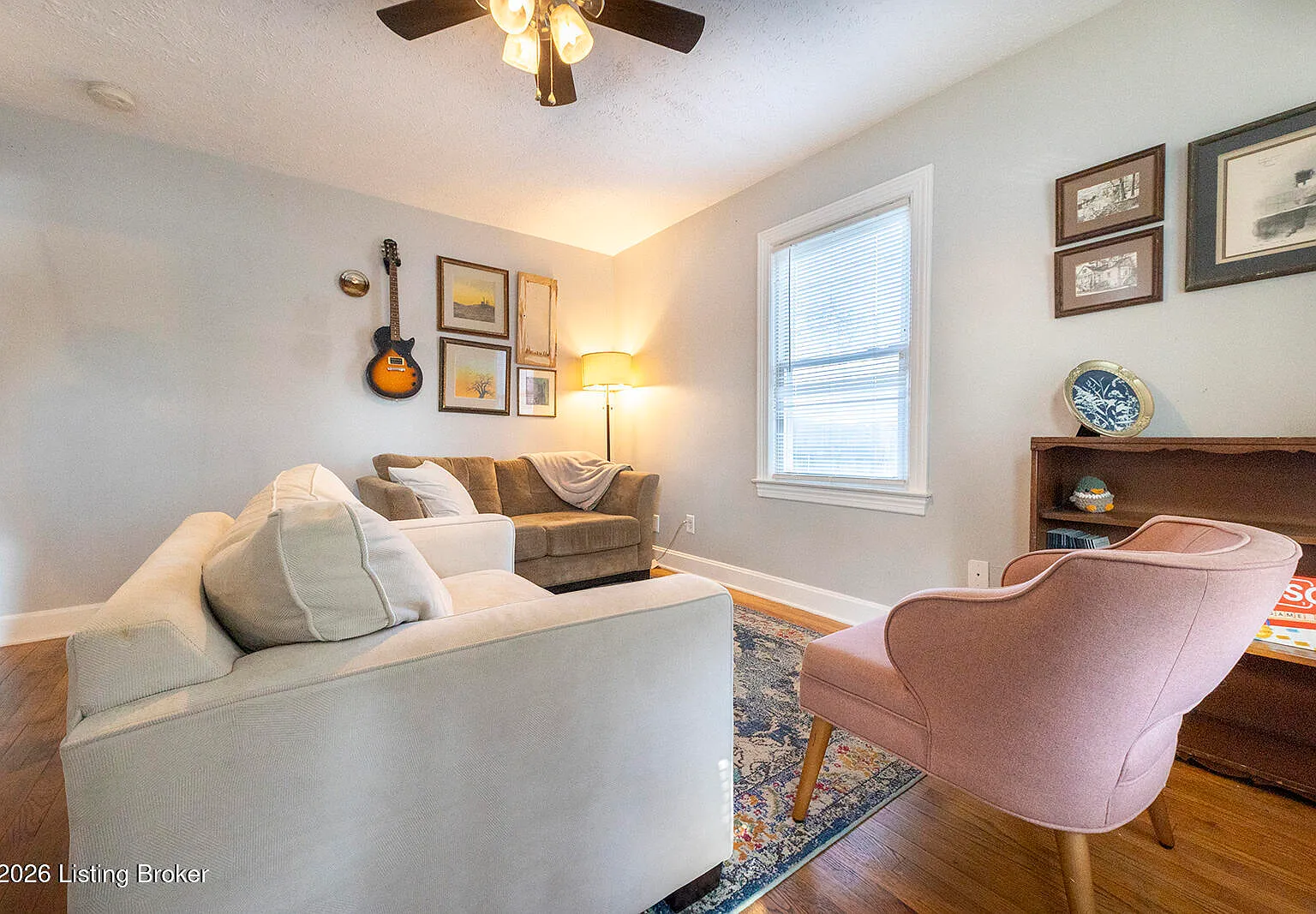 2 bed, 1.0 bath, 784 sqft, $1,200 — Photo 2