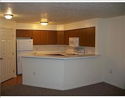 4th image of 1534 Oakfield Dr