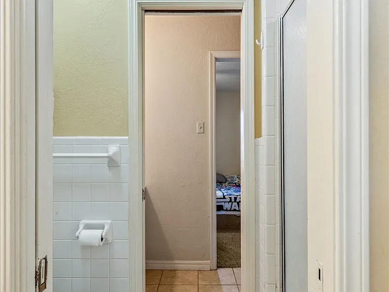 2905 NW Templeton Ter — Photo 13