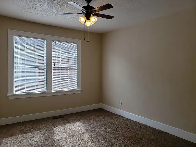 2708 S Chester St — Photo 3