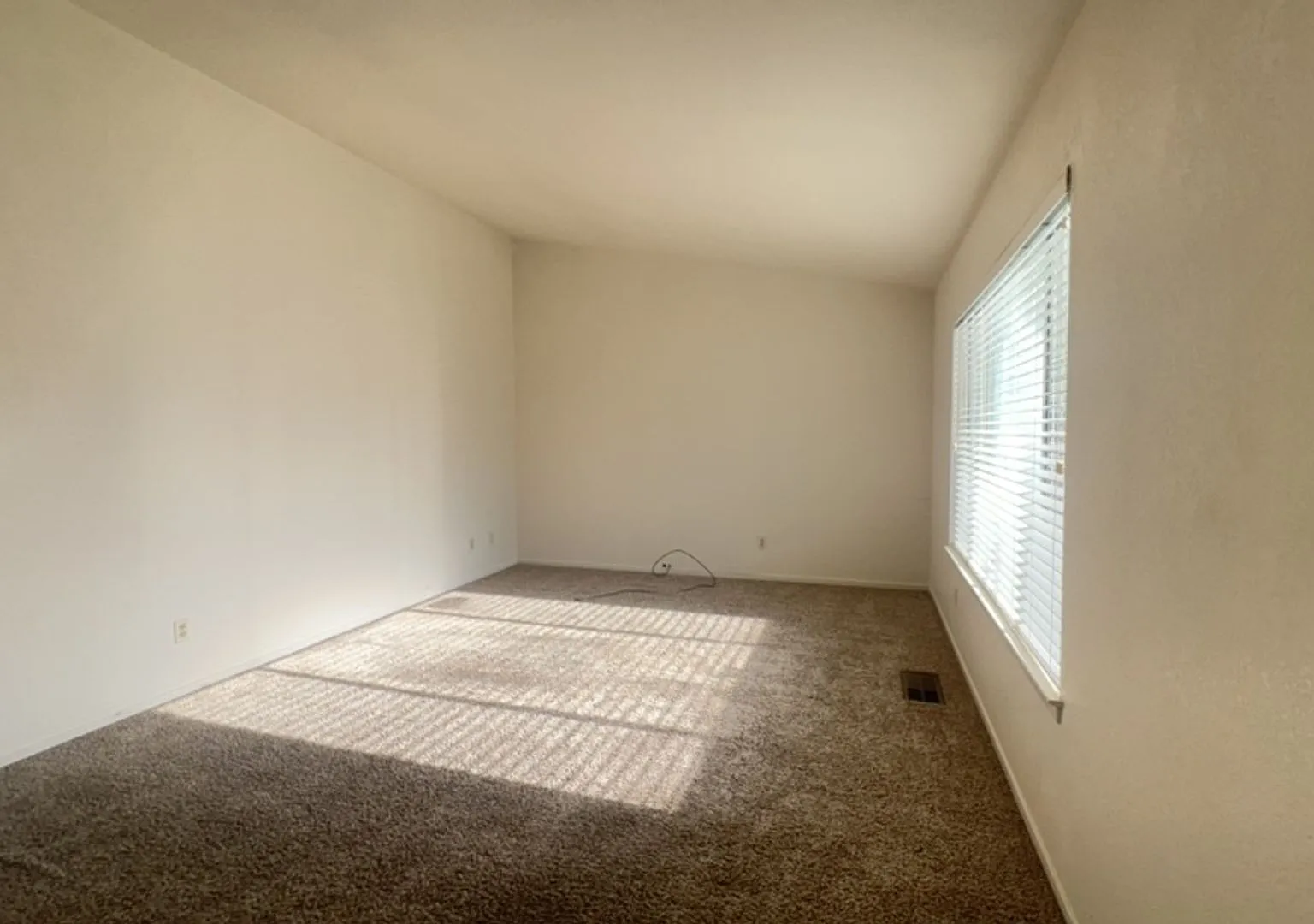 3/2/2 Home in Gardnerville Ranchos — Photo 3