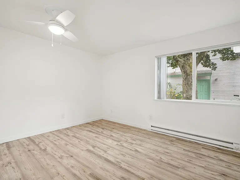 Images Columbia Apartments — Photo 42