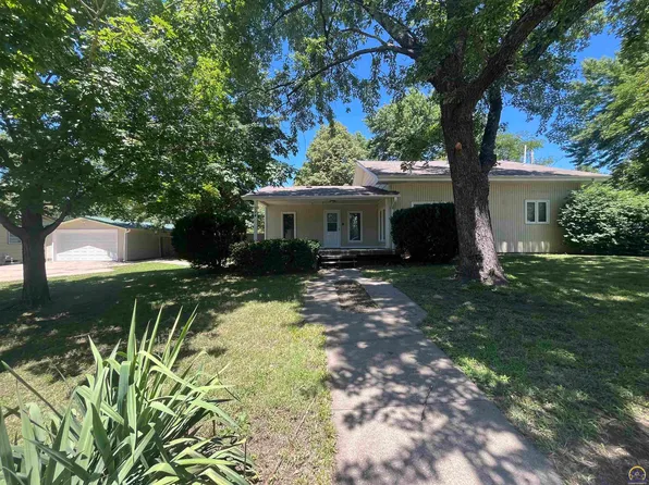 324 Center St, Carbondale, KS 66414