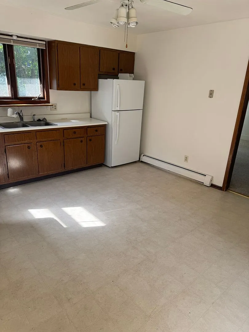 (556) 7603 Terrace Avenue — Photo 3