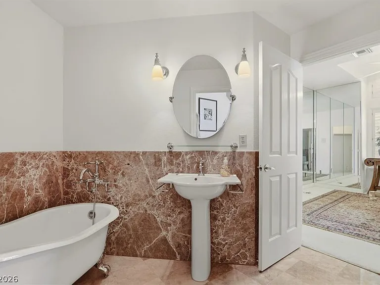 1888 Woodhaven Dr — Photo 13