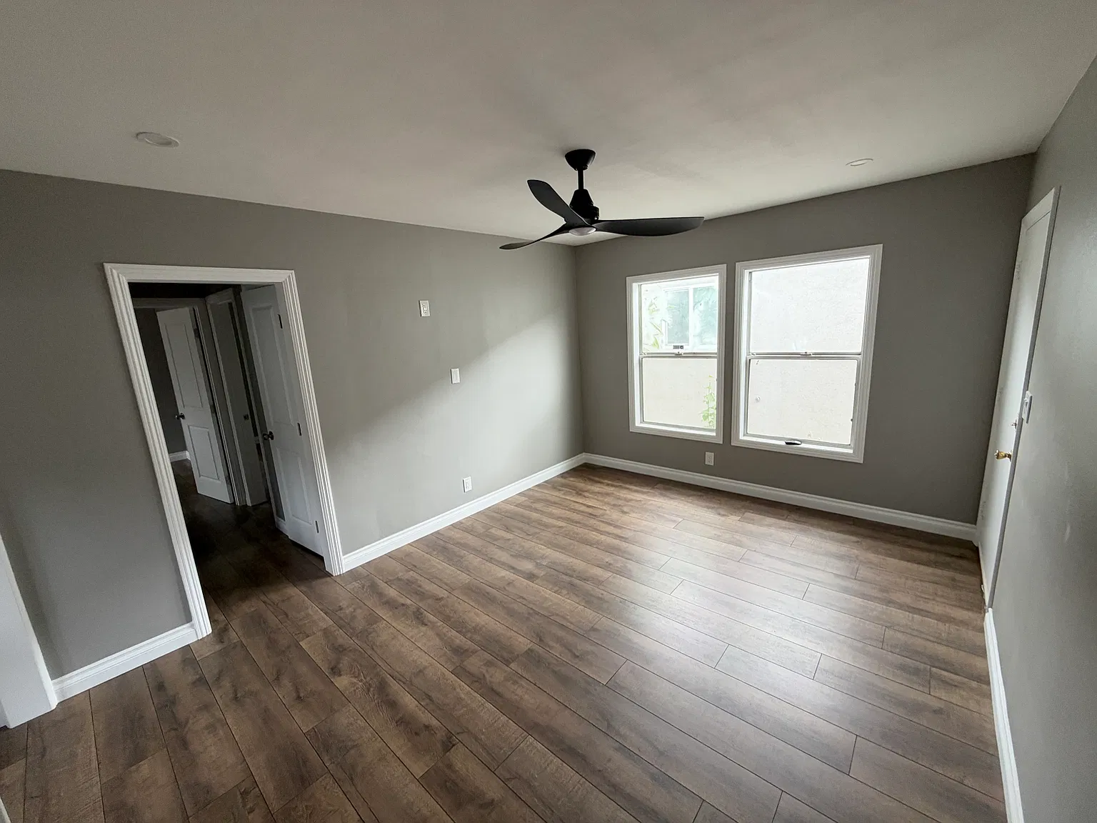 2 bed, 750 sqft, $4,350 — Photo 2