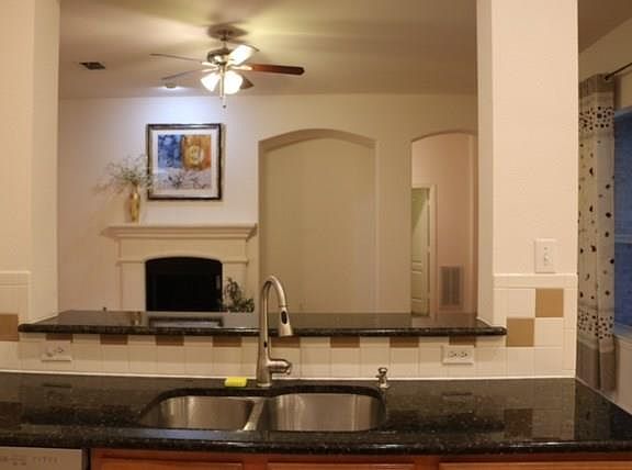 5th image of 3725 Queenswood Ct