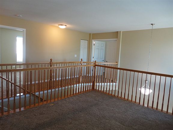 5th image of 815 Farmstead Ln