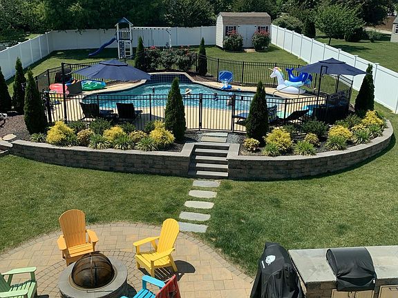 2nd image of 23569 Belmar Dr