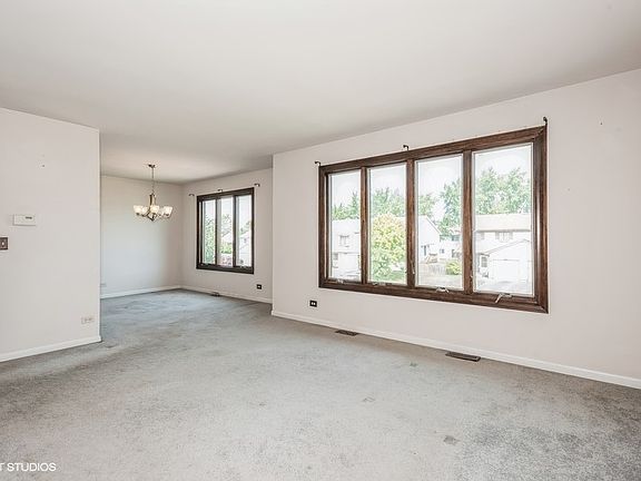 3rd image of 1851 Windward Ln