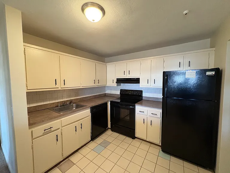 740 Central St #H21 — Photo 1