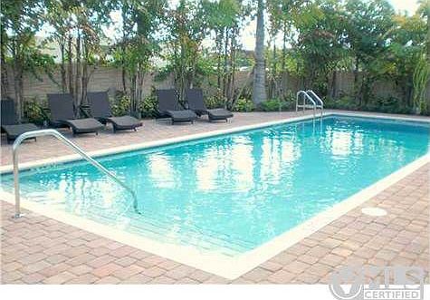 4th image of 3653 Jamestown Ln
