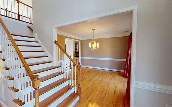 3rd image of 557 Fairwoods Dr