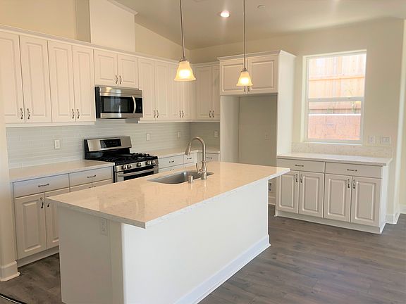 2nd image of 5817 Thyme Pl