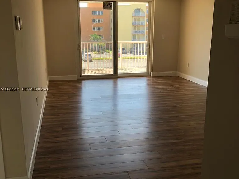 7010 NW 186th St #5-303 — Photo 5