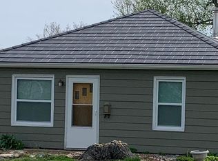201 20th St NW, Cedar Rapids, IA 52405