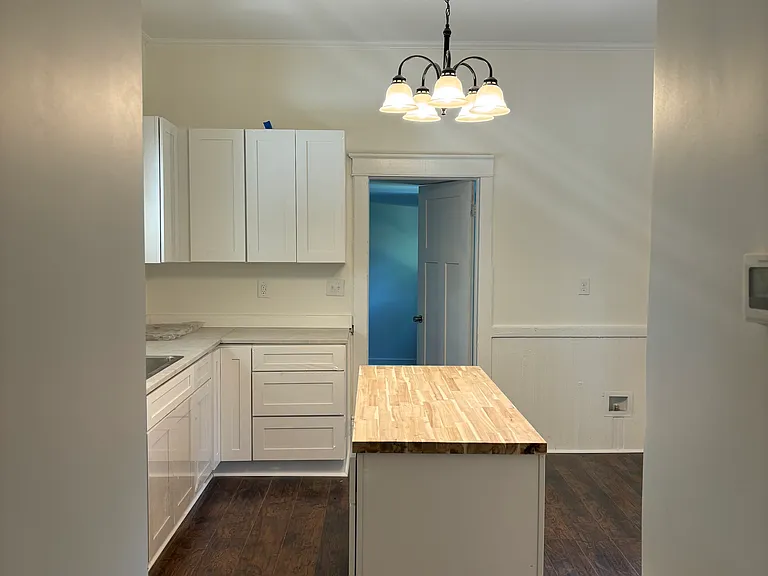 203 N Grove St #4 — Photo 5