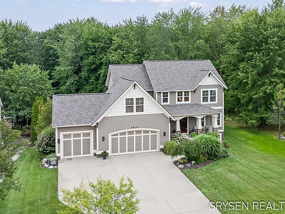 2nd image of 7931 Meadowood Dr