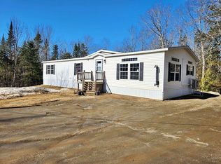 601 Avenue Rd, Corinth, ME 04427