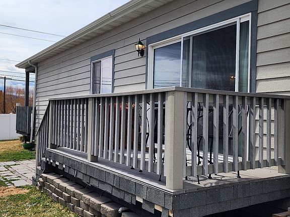 3rd image of 28 Vista Loop