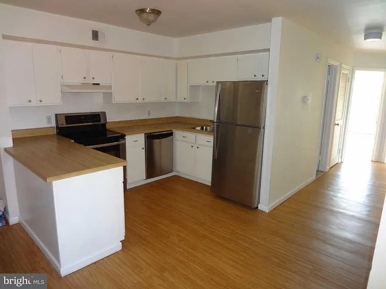 216 W Chester Pike #B — Photo 20