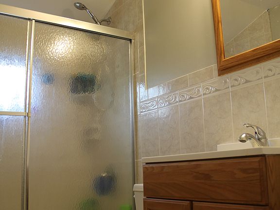2nd image of 9 Horn Ln