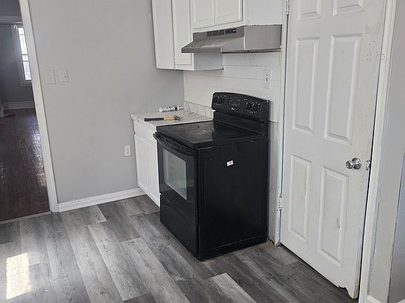2nd image of 1249 N Alden St