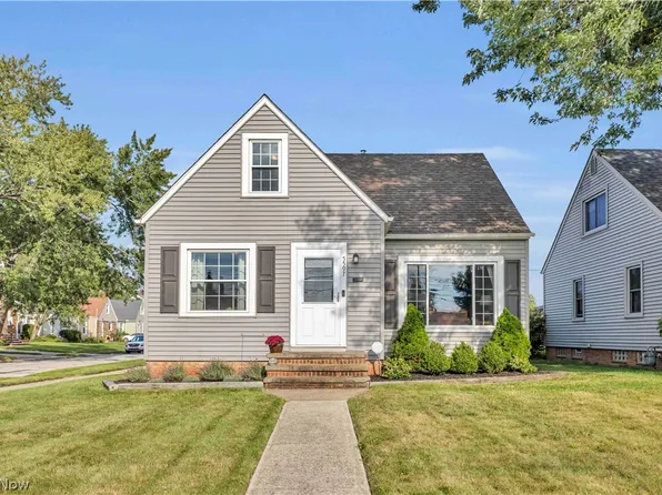 5597 W 54th St, Parma, OH 44129