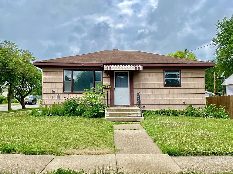 904 Oakley Ave — Photo 1
