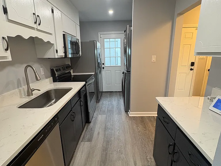 604 Marshview Circle Dr — Photo 2
