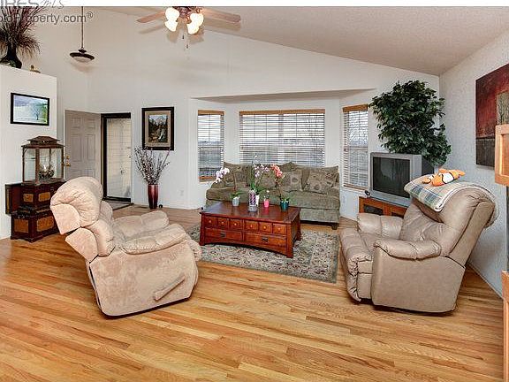 5th image of 618 Scotch Pine Dr
